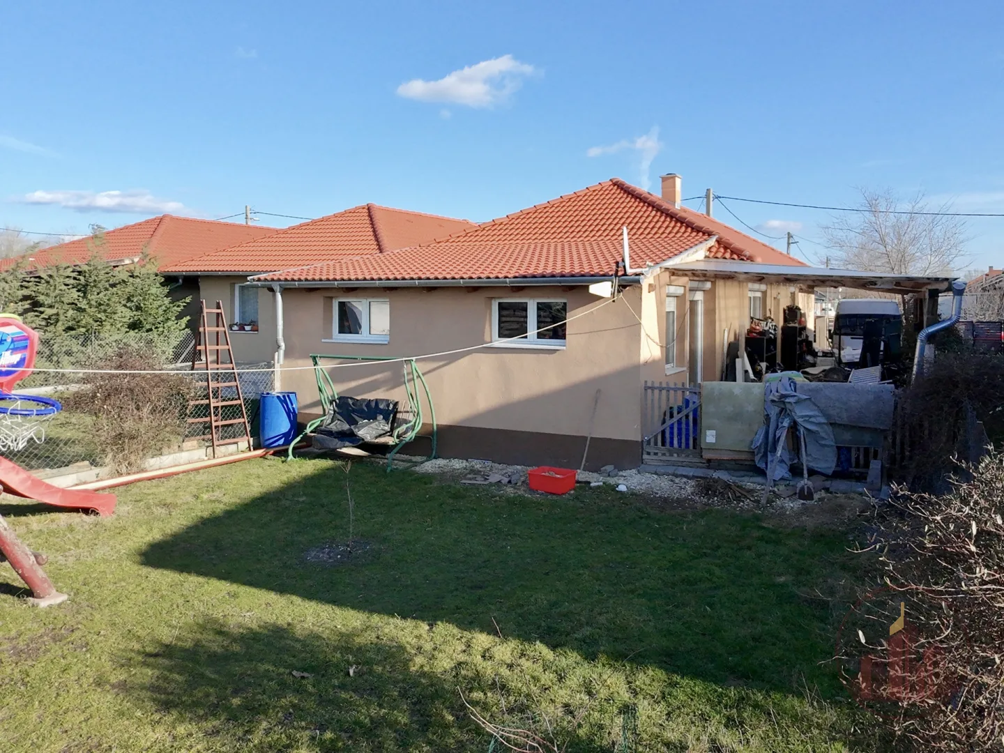 Délegyházán Eladó 5 szobás Sorházi Lakás