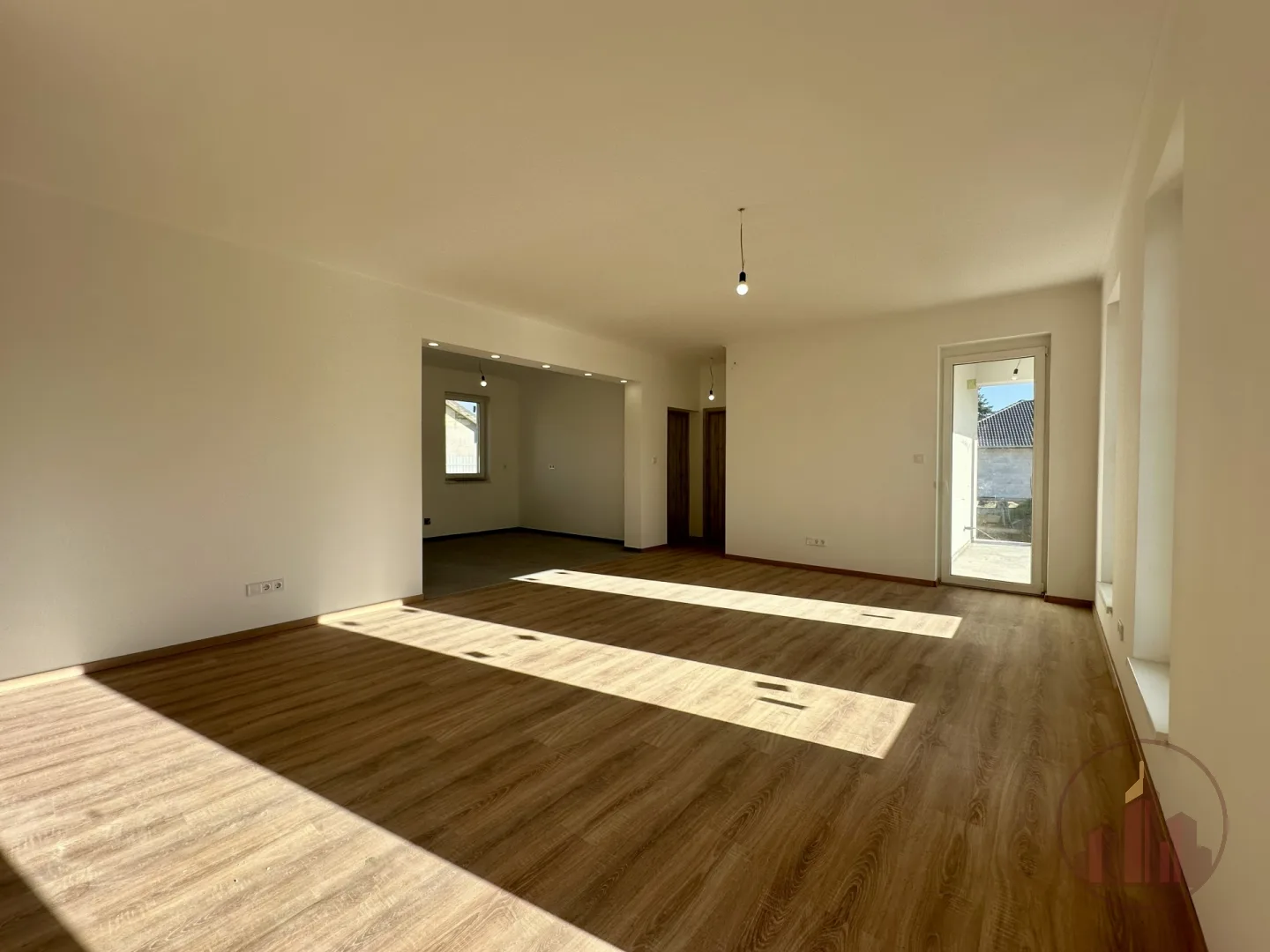 Eladó Szigetszentmiklós, kedvelt részén, 5 szobás ÖNÁLLÓ Családi-ház.