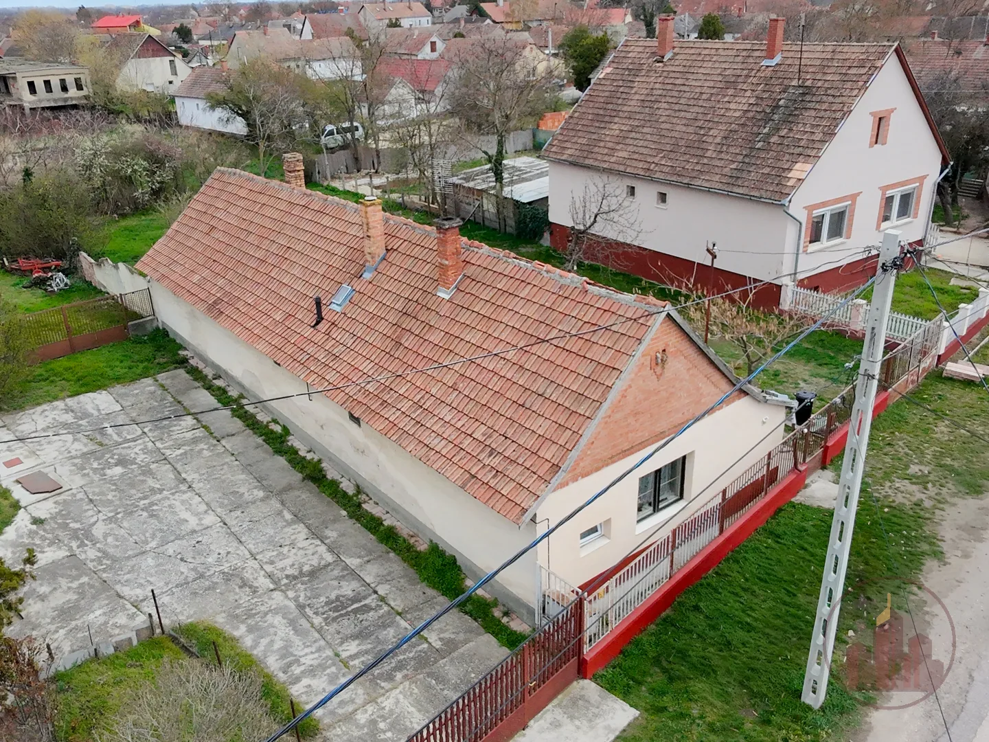 Eladó Önálló Ház, praktikus elrendezéssel, tágas udvarral