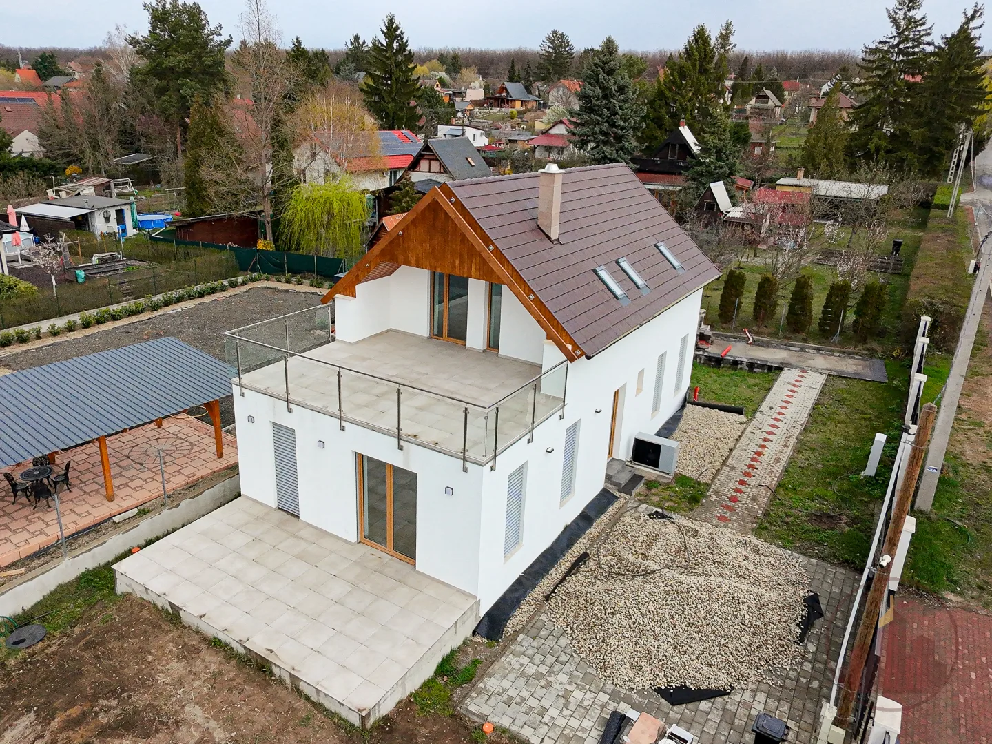 Kulcsrakész, újépítésű családi ház Őrbottyánban - prémium minőségben, tóparti nyugalomban