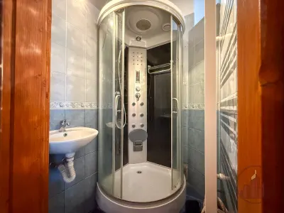 Eladó 6 szobás családi ház Vácon, Naszályra néző kilátással! – 18. kép