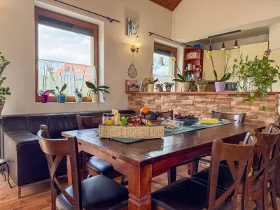 Eladó 6 szobás családi ház Vácon, Naszályra néző kilátással! – 10. kép