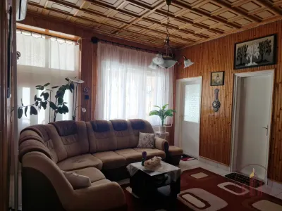 Napelemes családi ház – 8. kép