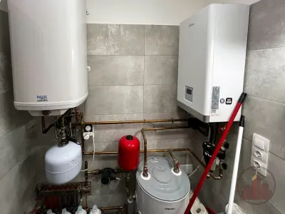 Újszerű, erdőszéli ikerházrész Vácrátóton, 550 m² kerttel, 2 fürdővel, pergolás terasszal – 21. kép