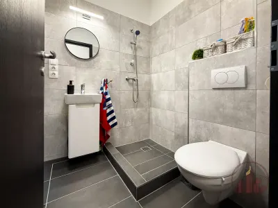 Újszerű, erdőszéli ikerházrész Vácrátóton, 550 m² kerttel, 2 fürdővel, pergolás terasszal – 19. kép