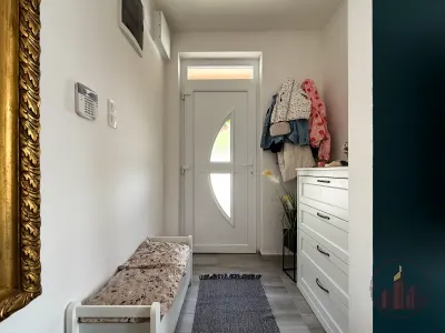 Újszerű, erdőszéli ikerházrész Vácrátóton, 550 m² kerttel, 2 fürdővel, pergolás terasszal – 20. kép