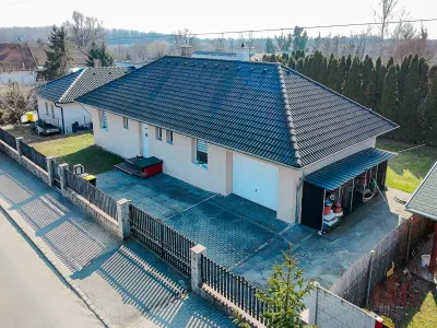 Kandallós, kulcsrakész családi ház Szadán – önálló, 564 m² telek, garázzsal – 3. kép