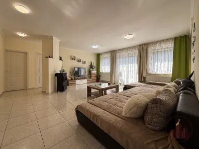 Kandallós, kulcsrakész családi ház Szadán – önálló, 564 m² telek, garázzsal – 5. kép
