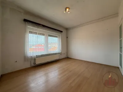 5 szoba, saját garázs, saját kert – három szint Aszód szívében – 21. kép