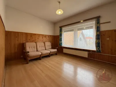 5 szoba, saját garázs, saját kert – három szint Aszód szívében – 9. kép
