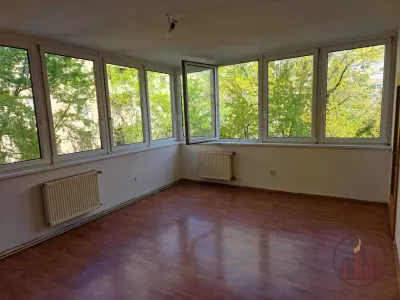 Téglalakás Csepel belvárosában