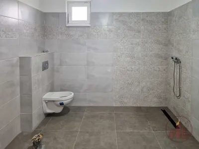 Azonnal költözhető ikerház nagy terekkel! – 23. kép