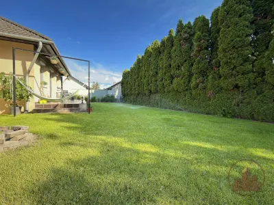 Kandallós, kulcsrakész családi ház Szadán – önálló, 564 m² telek, garázzsal – 3. kép