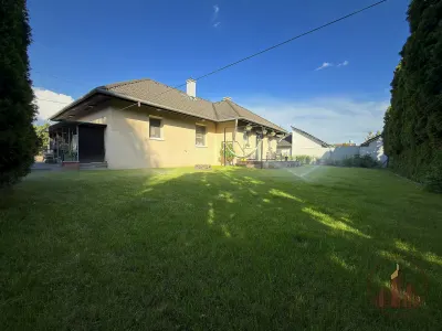 Kandallós, kulcsrakész családi ház Szadán – önálló, 564 m² telek, garázzsal – 24. kép