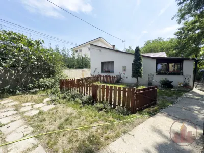Akár több generáció lakhatása, vállalkozás, Budapest közelsége – 2. kép