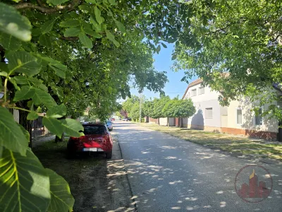 Dunaharasztin eladó emeleti + tetőtéri lakás saját kerttel, medencével és garázzsal – 7. kép
