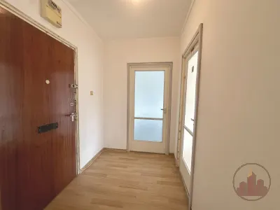 Praktikus elrendezésű, világos lakás, kiváló elhelyezkedéssel, gyorsan birtokba vehető! – 9. kép