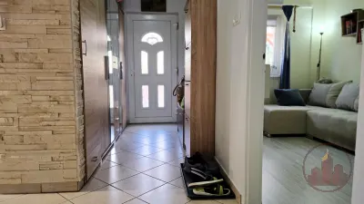 Üllőn eladó egy felújított, kiváló adottságokkal rendelkező otthon – 2. kép