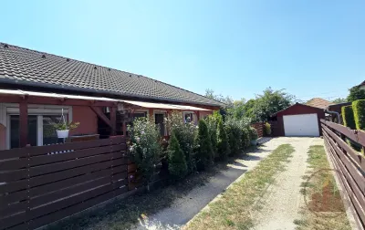 Üllőn eladó egy felújított, kiváló adottságokkal rendelkező otthon – 30. kép