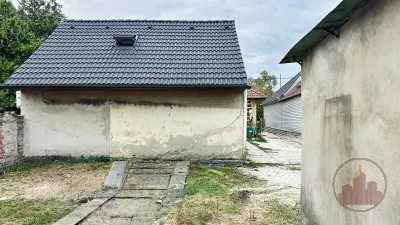 Nagy telek, két külön ház – lakhatás és vállalkozás egy helyen – 8. kép