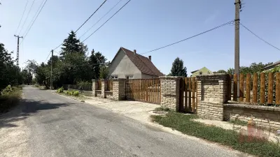 Tárolókapcsolatos sorházi lakás, saját 160 m2 kertrésszel eladó – 30. kép