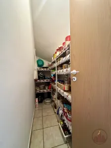 Tárolókapcsolatos sorházi lakás, saját 160 m2 kertrésszel eladó – 25. kép