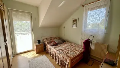 Tárolókapcsolatos sorházi lakás, saját 160 m2 kertrésszel eladó – 22. kép