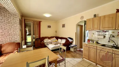 Tárolókapcsolatos sorházi lakás, saját 160 m2 kertrésszel eladó – 8. kép