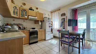 Tárolókapcsolatos sorházi lakás, saját 160 m2 kertrésszel eladó – 13. kép